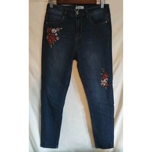 Kenzie Jeans W/Embroidered Flowers Women's Size 6